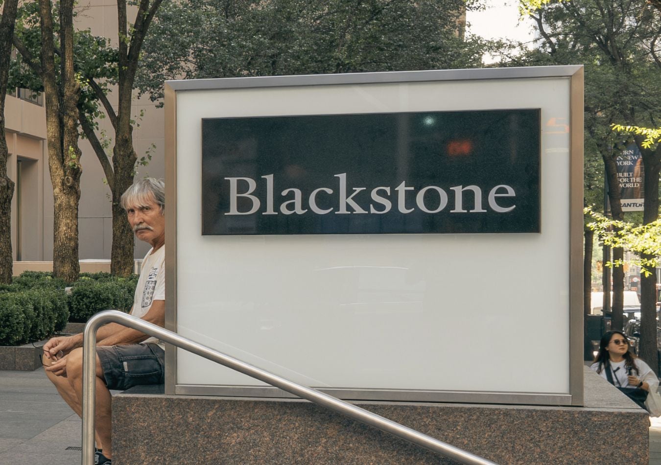 Google says hacker group UNC6671 targeted Blackstone, Apollo, KKR and more than 200 companies using voice phishing, fake IT help desks and credential theft.