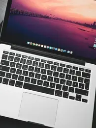 https://unsplash.com/photos/macbook-pro-beside-space-iphone-6-on-black-wooden-surface-dsOvZnqGawg?utm_content=creditShareLink&utm_medium=referral&utm_source=unsplash