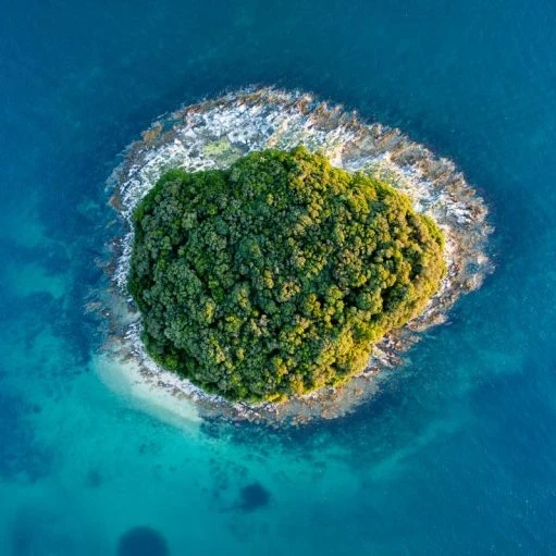 Island hopping cyberattack targeting supply chain organisations through network vulnerabilities, third-party access and compromised websites.