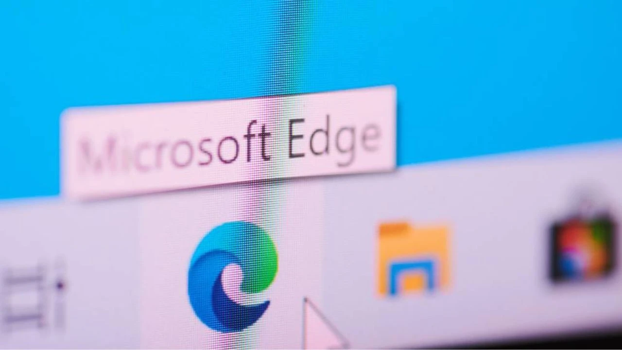 Why Hardly Anyone Uses Microsoft Edge?